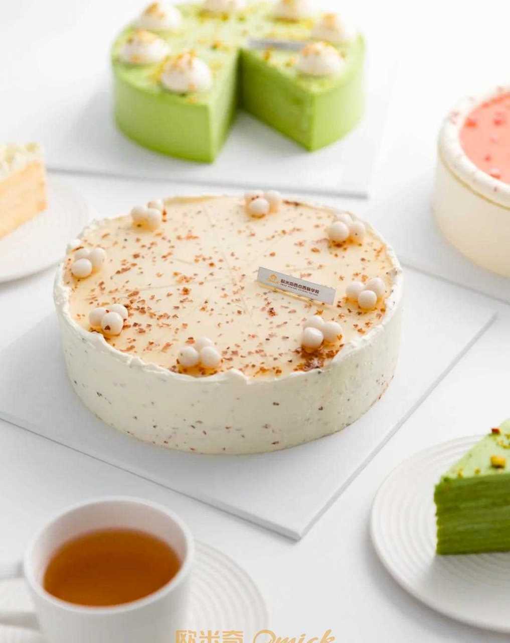 千层蛋糕(mille crepe),一直是富有"高级感"的代表性甜点, 是经久不衰