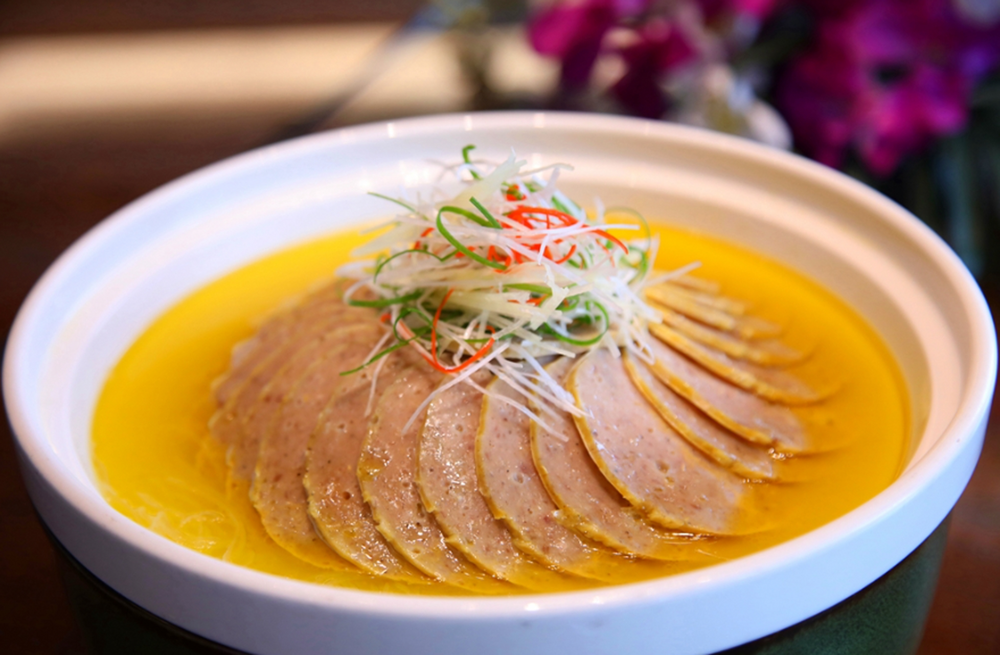 武隆包圆:是武隆地区著名的美食,它是武隆农村和城镇在过节和重大事务