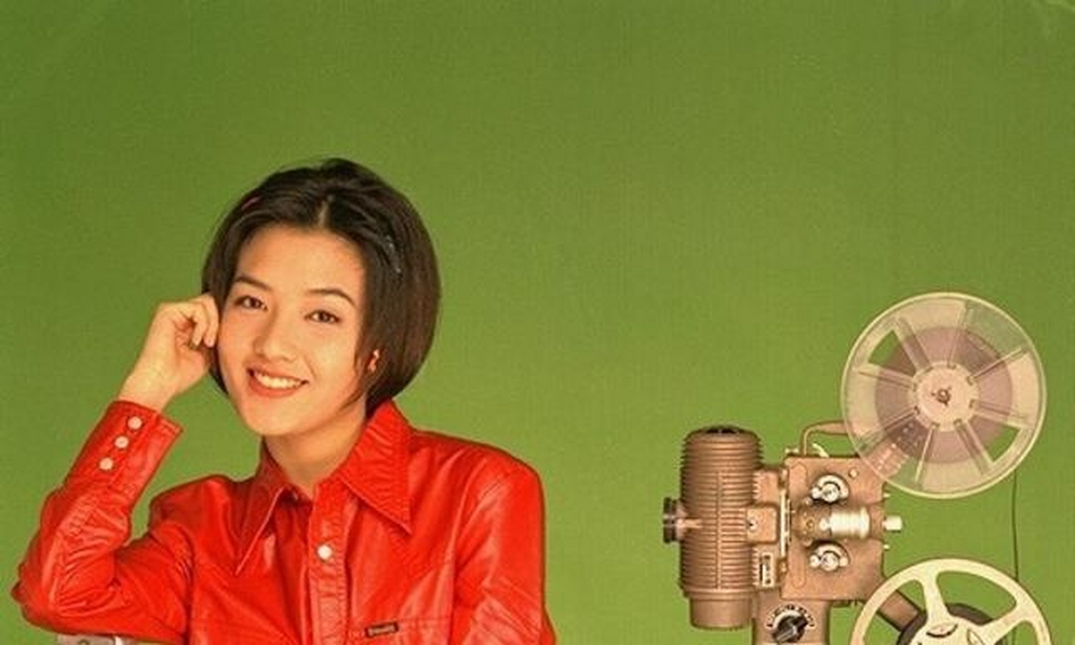 18岁的时候,因为和张学友搭戏,出演了电影《非常侦探》范晓萱拿下了