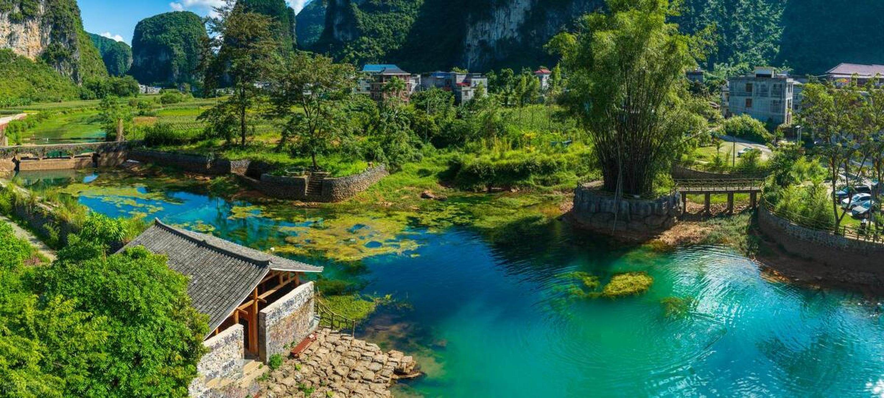 世界天窗之都—广西都安  北纬23°,广西河池都安地下河天窗,延绵了