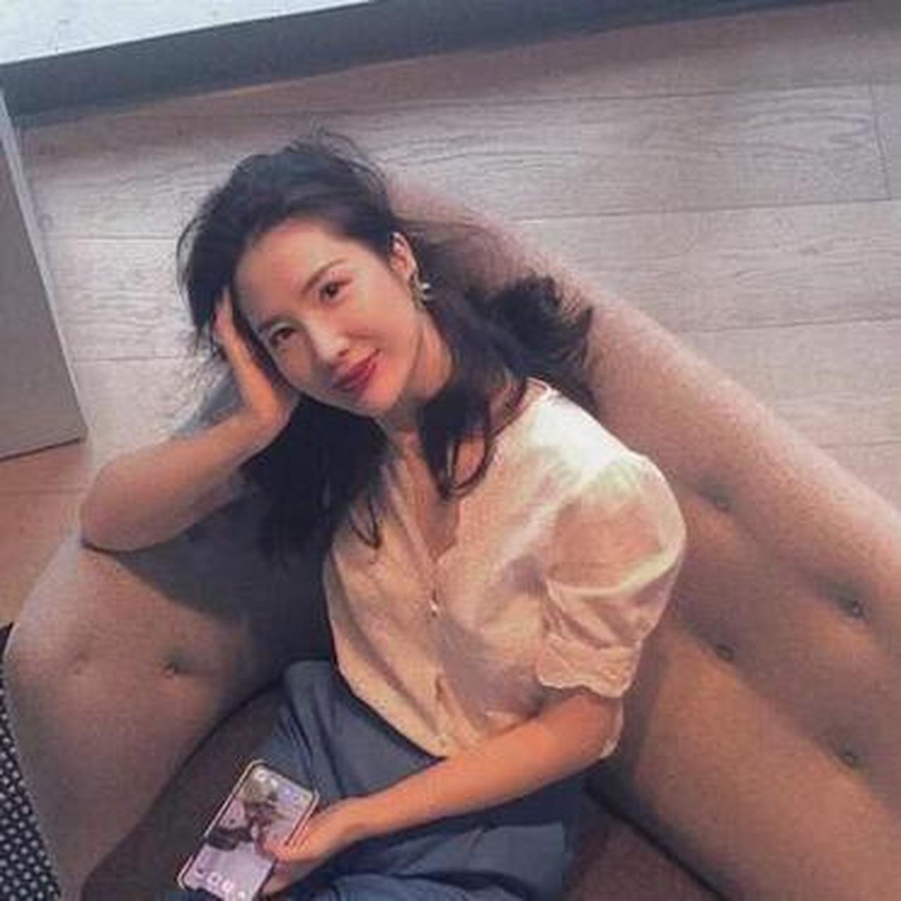 16日晚,董花花新发布了四张照片,和一句配文:"