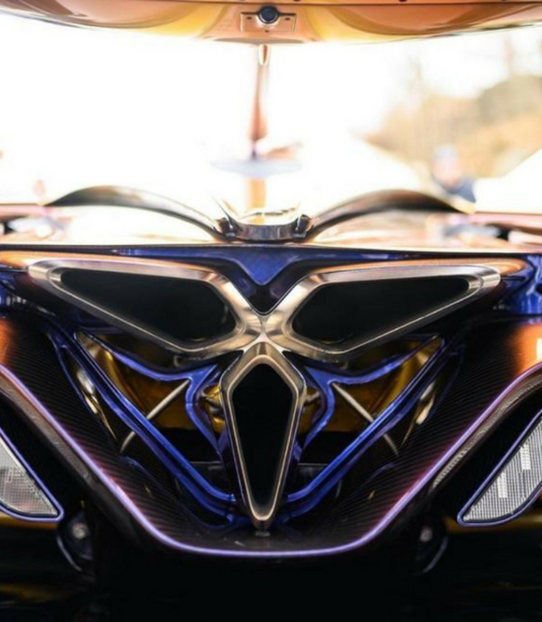 凌驾于所有超跑之上,太阳神阿波罗  德国超级跑车制造公司阿波罗正式