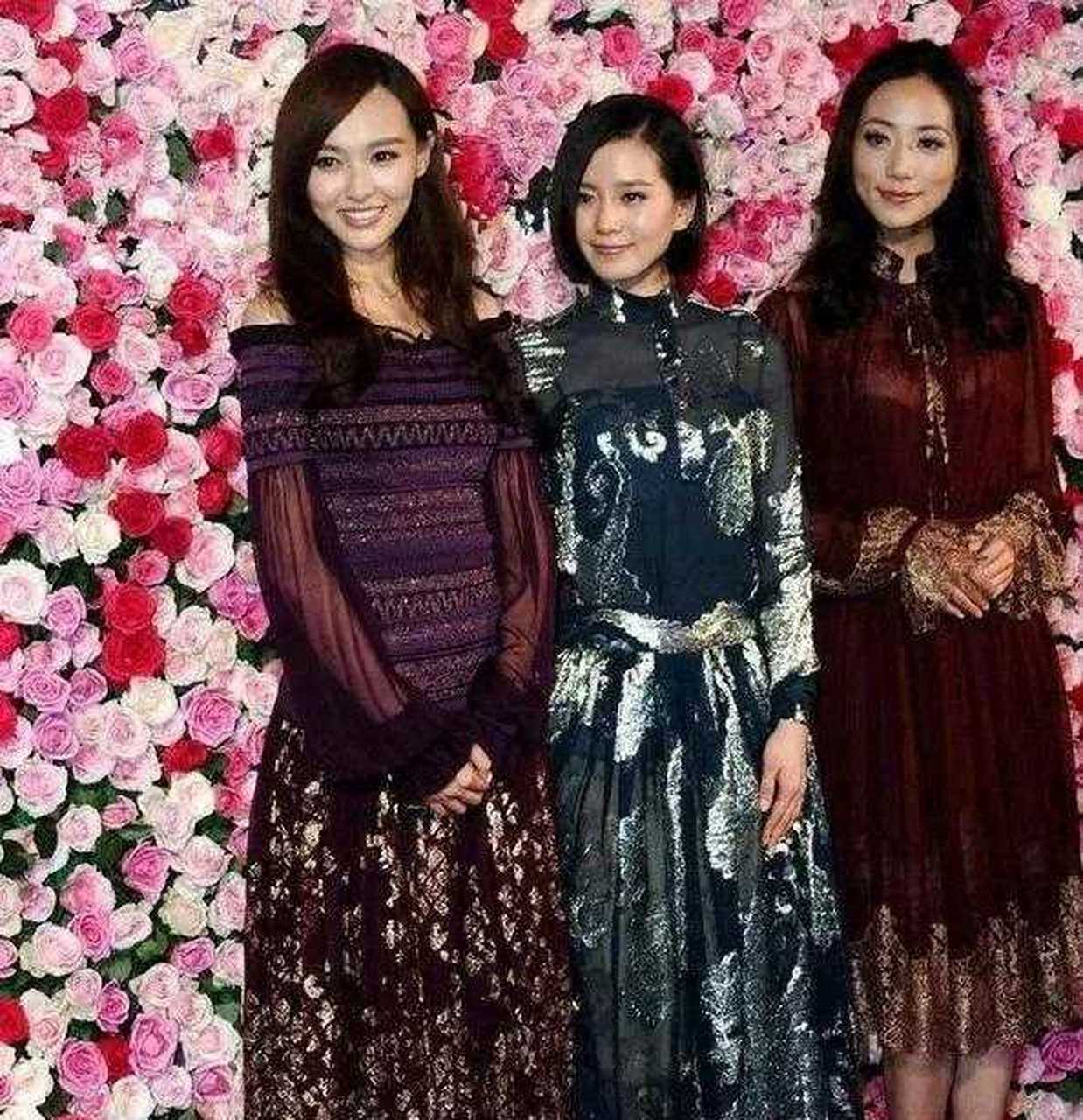 刘诗诗唐嫣韩雪三人一同出席活动,这打扮你们给几分?