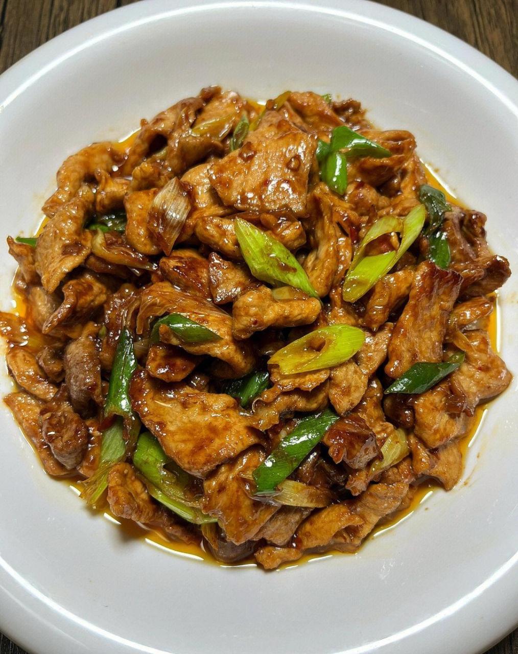 葱爆里脊肉!这个下饭神器不用多安利了吧,一学就会的超级美味!