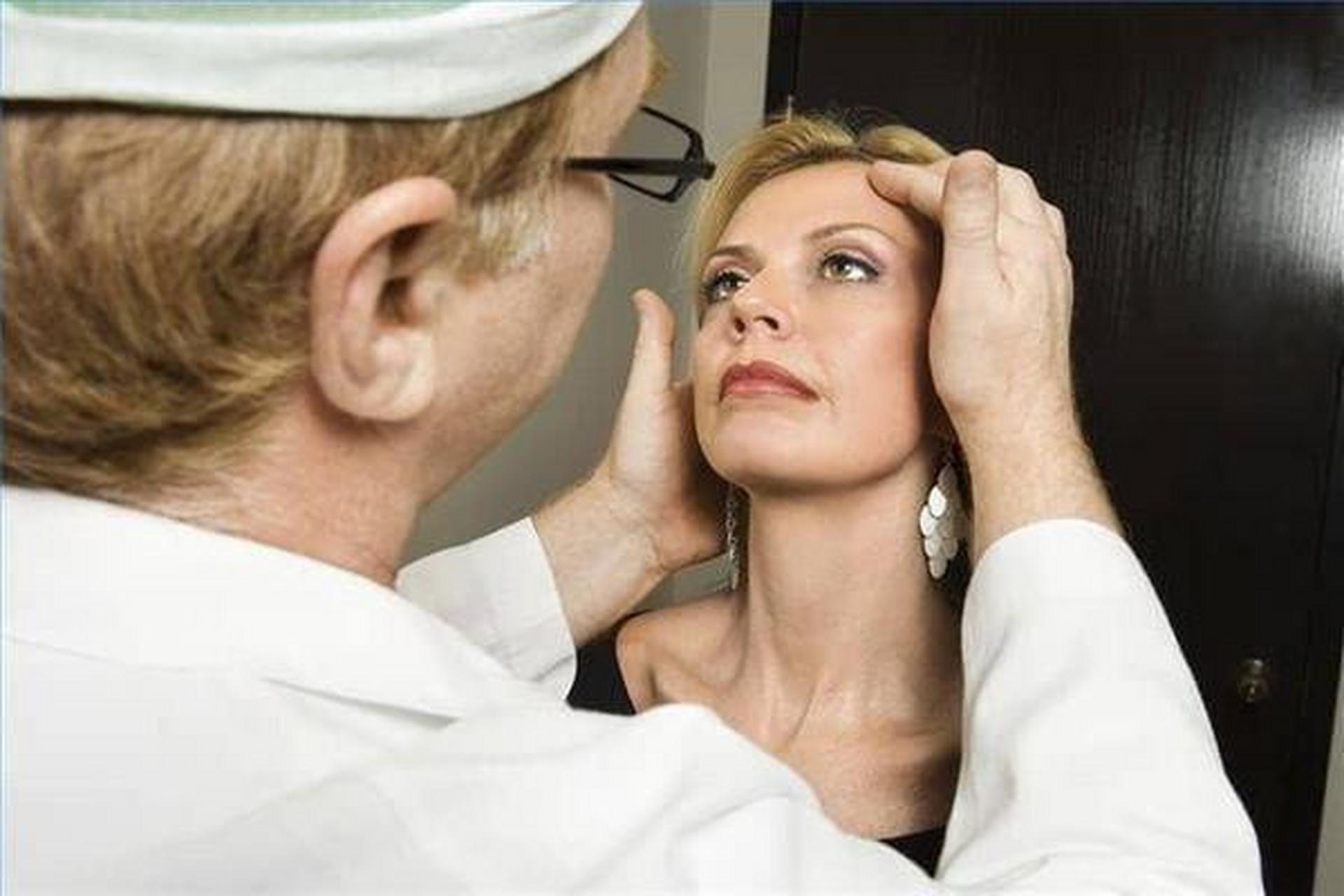 崔志强主任简介  崔志强,医学博士,主任医师,研究生导师,中国人民解放