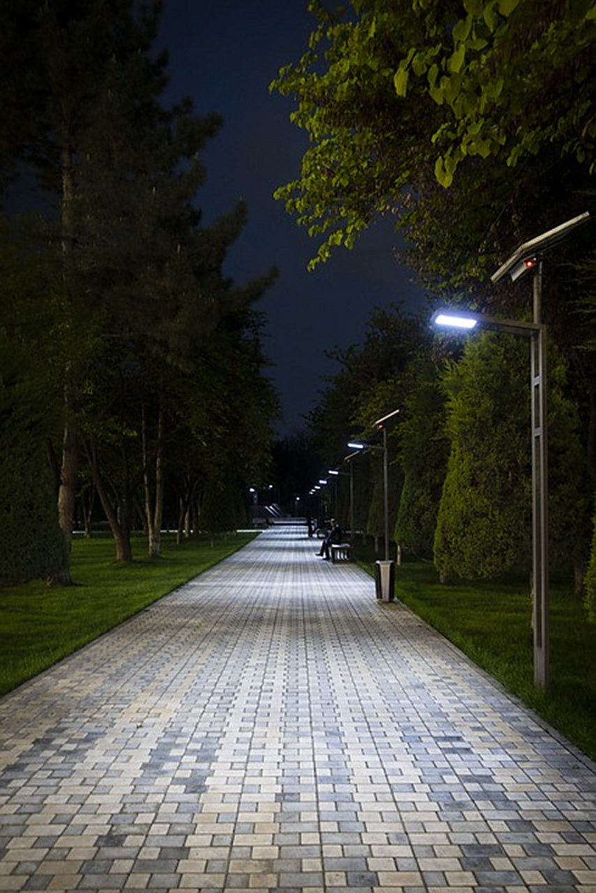 摄影兵工厂#街灯是城市夜晚中的光影魔幻元素,也是摄影的绝佳题材.