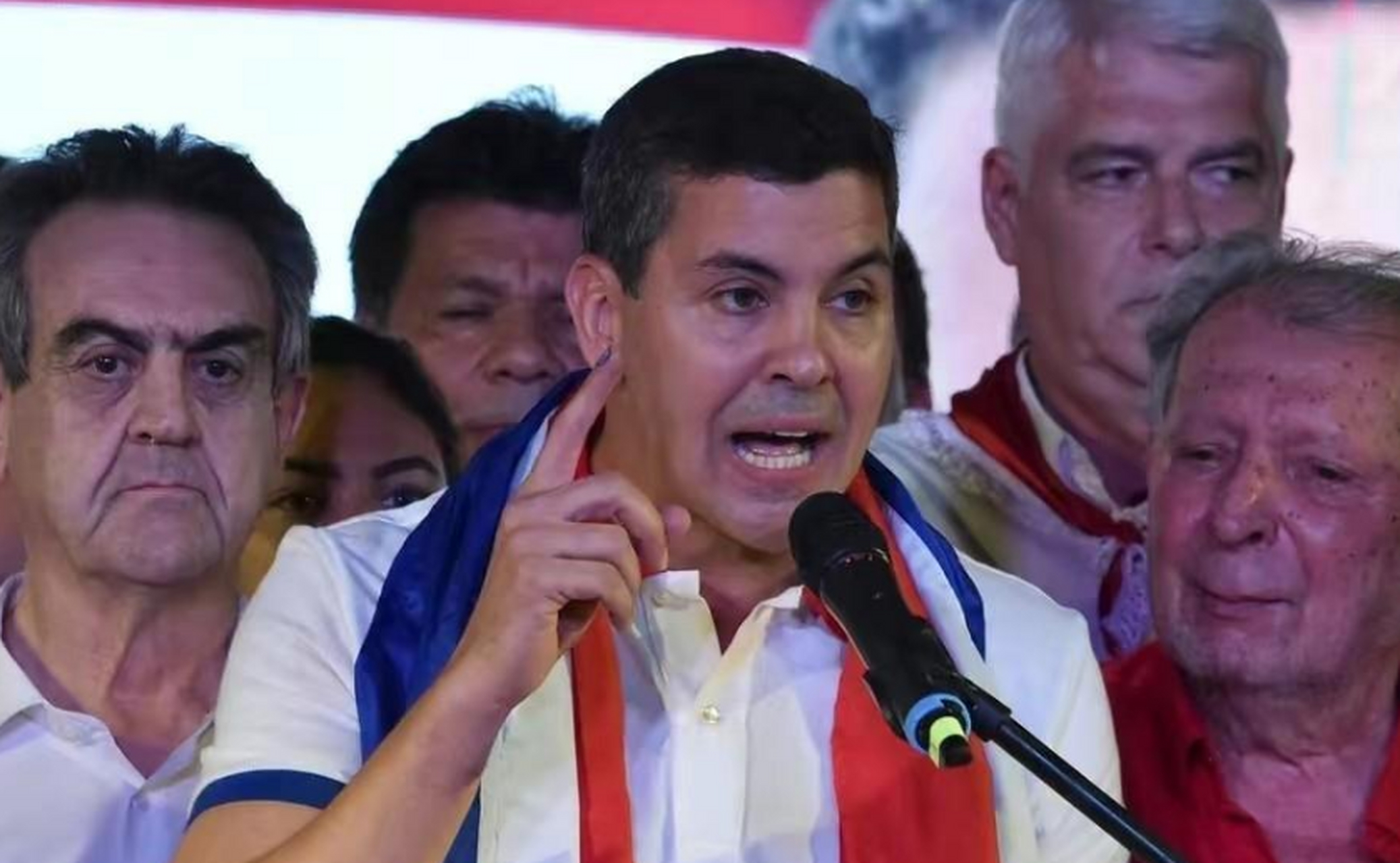 刚选出新政府,巴拉圭官员就带人抵达台湾,一心要去该国"驻台机构"