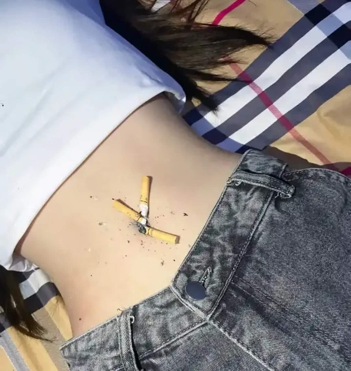 喝多了把女朋友肚脐当烟灰缸[三哈]