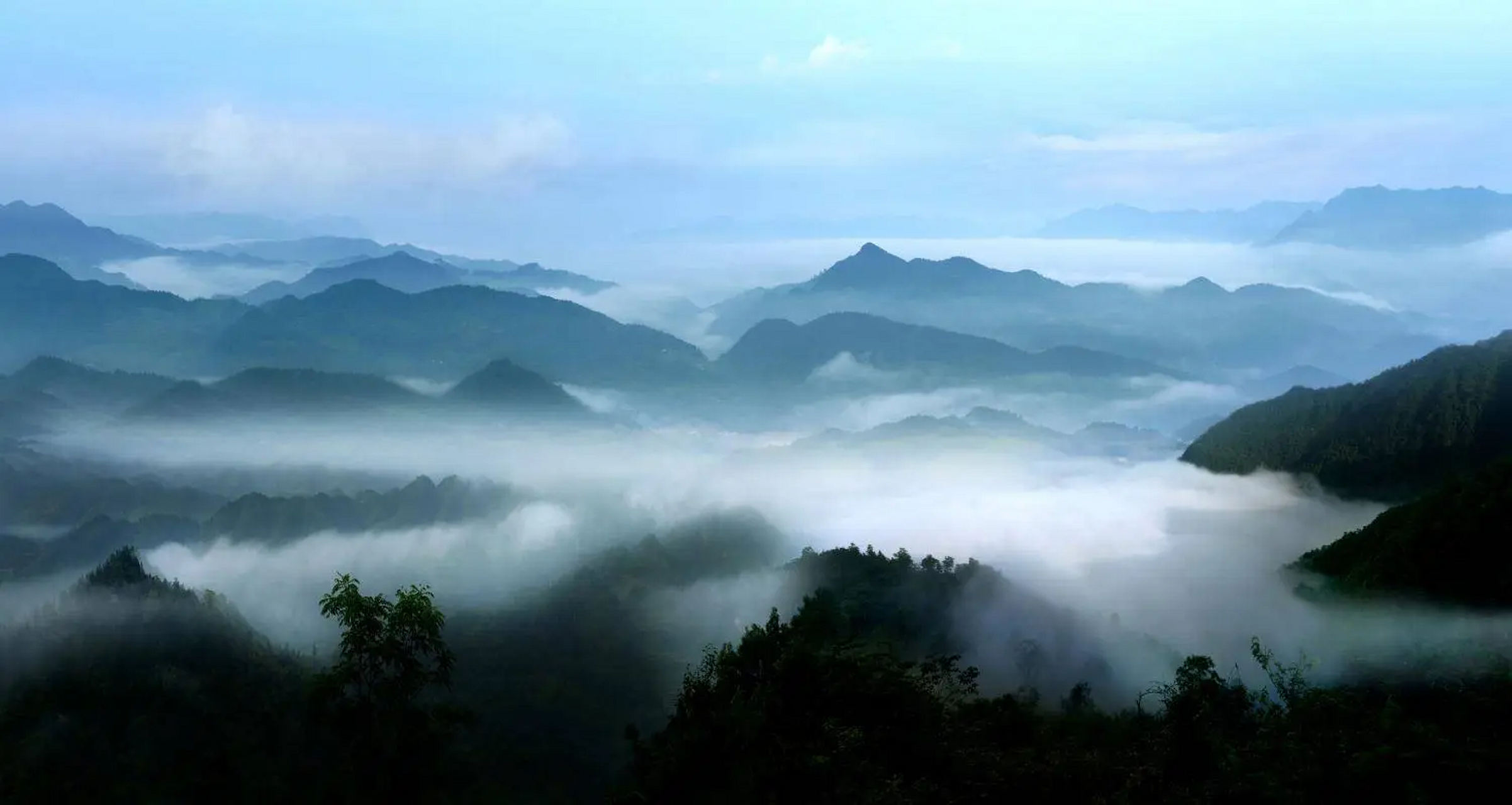 古蔺普照山:这里的海高度是1700米,这里也是进入黄荆风景区的门户之