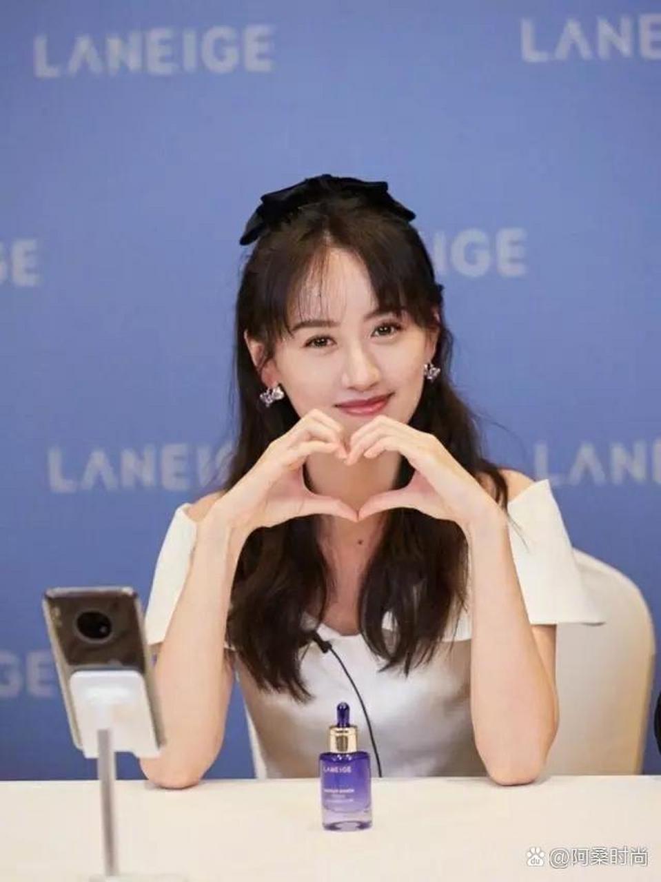 袁冰妍深情比心,被撩到了!