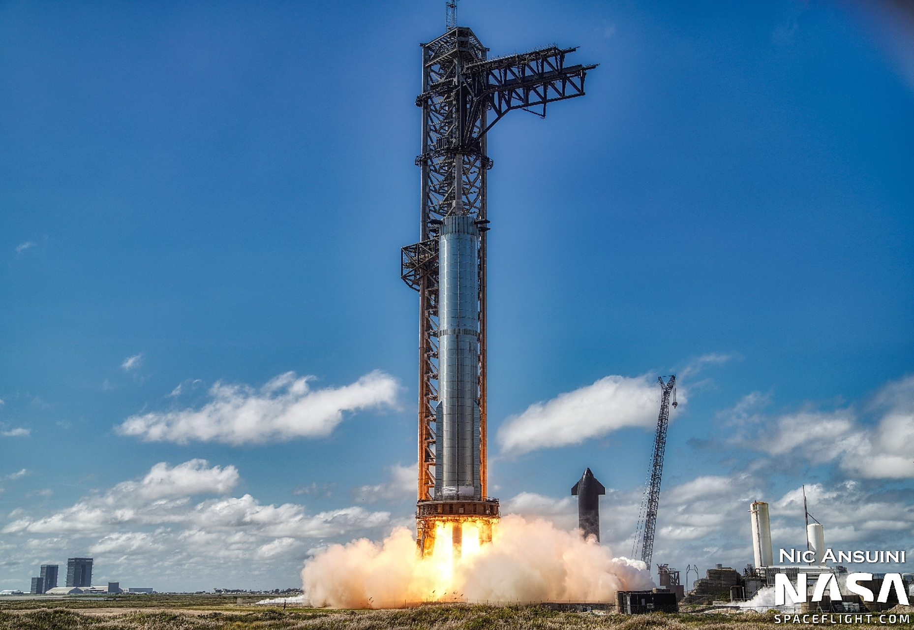 spacex星舰助推器b7静态点火测试