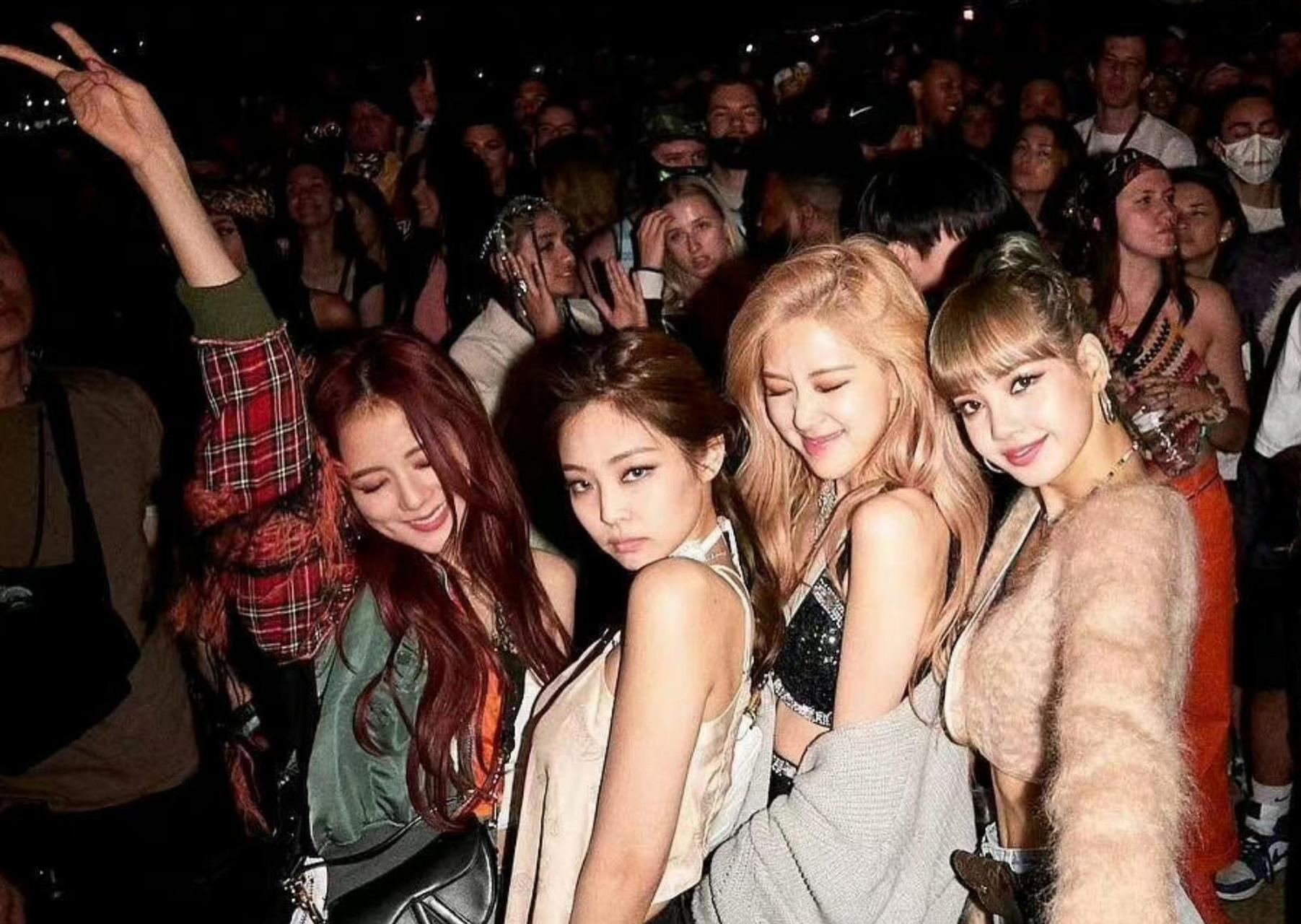 lisa晒blackpink科切拉彩排照,好期待啊!