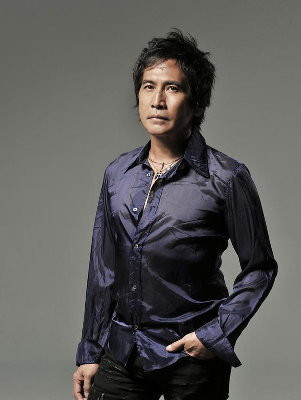 但齐秦叛逆的似乎有点过头了,因为交友不慎,在一次酒后闹事被送进了