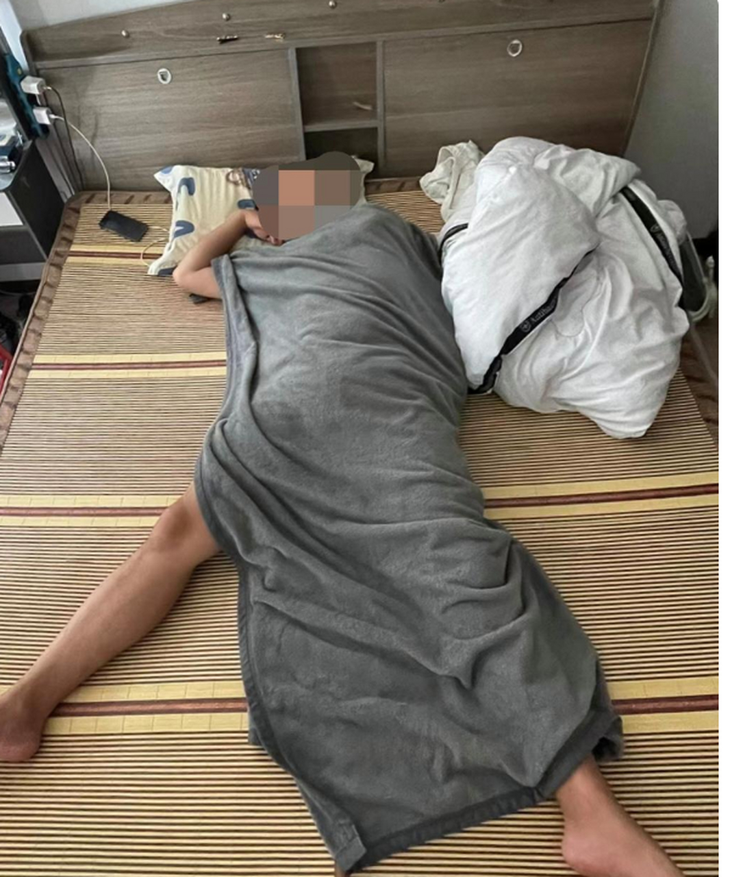 来男朋友家睡觉,他摆大字,我怎么办… [疑问] 不走寻常路!