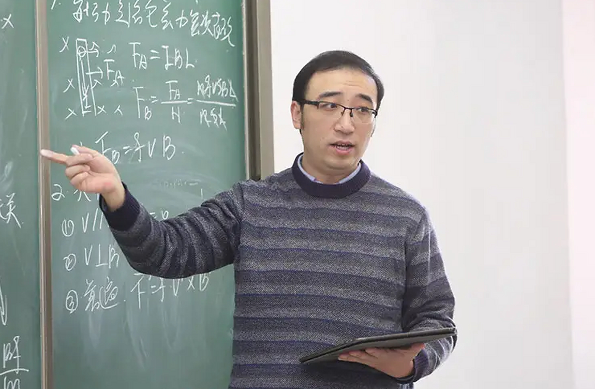 "多年后回想此事,李玉琢依旧感动不已……  任正非说:"先有人才,然后