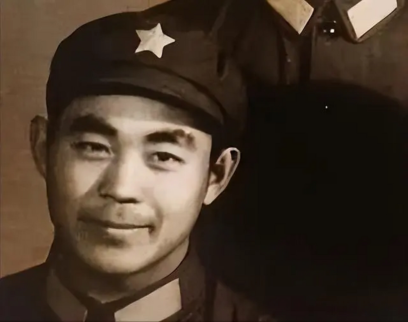 70年代初,马保国的入伍照.镜头下的他浓眉大眼,面容清秀,英俊阳光.