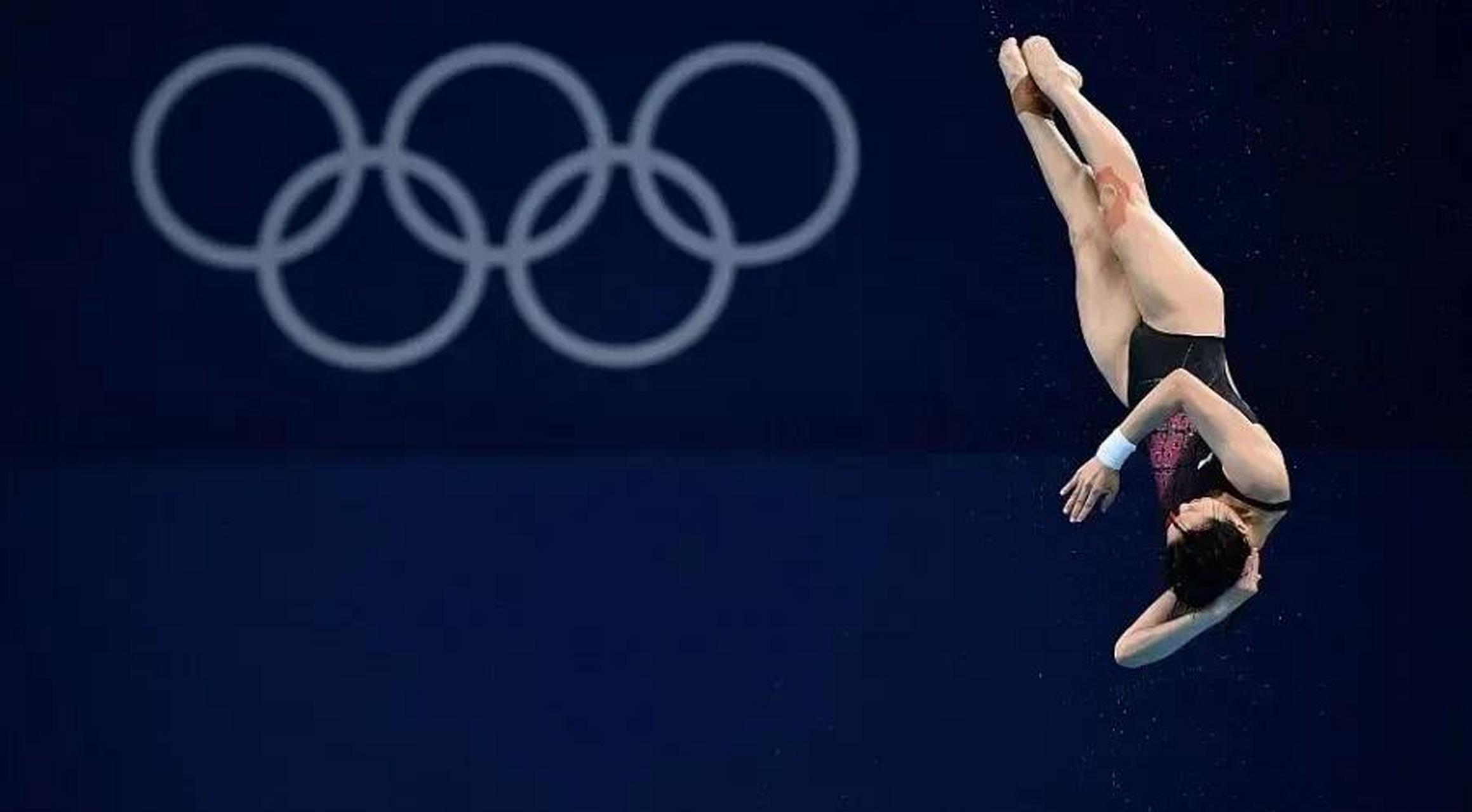 gif创作人# 施廷懋新一代跳水女王还有争议否?什么叫统治力?