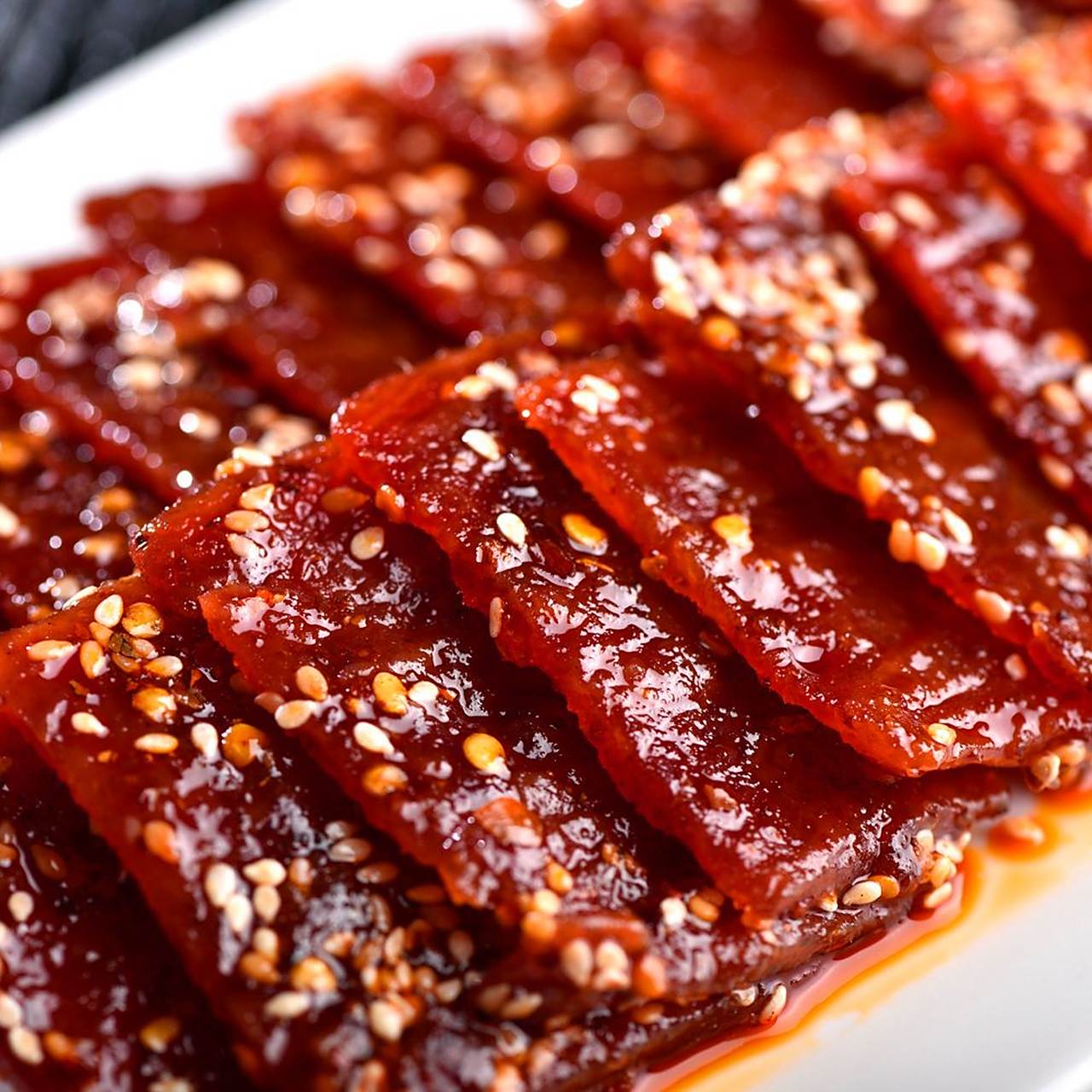 靖江的特产猪肉脯 ,鲜亮的红棕色,看起来就很诱人有没有?