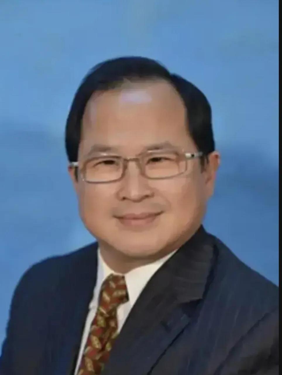 上海交通大学胡伟教授说:中国应该帮美国打倒俄罗斯,以获得美国的