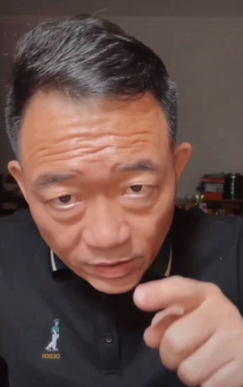 最近一段时间,德云社郑好,开直播跟黑粉们,怼的是昏天黑地,格外的