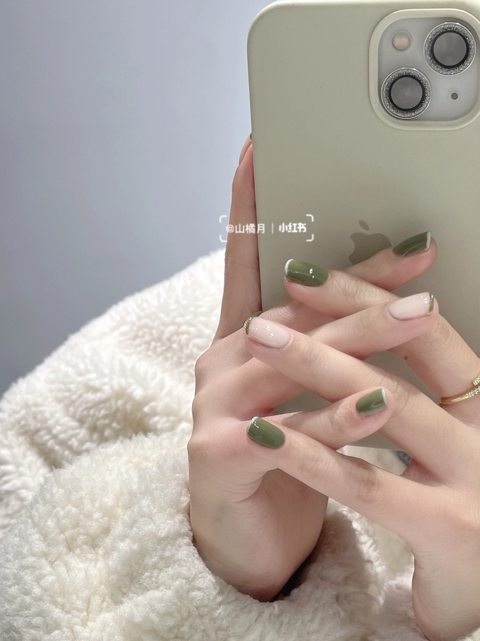 orange指甲油 c68川上赴野 c29奶霜 图片为三层加亮油的效果～ 	 小