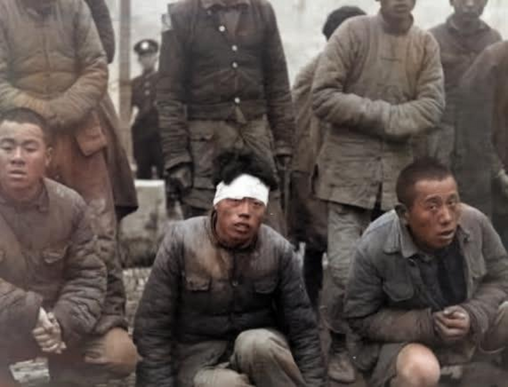 解放战争快结束时,俘虏在中共组织了一个地方游击队,这些游击队员都