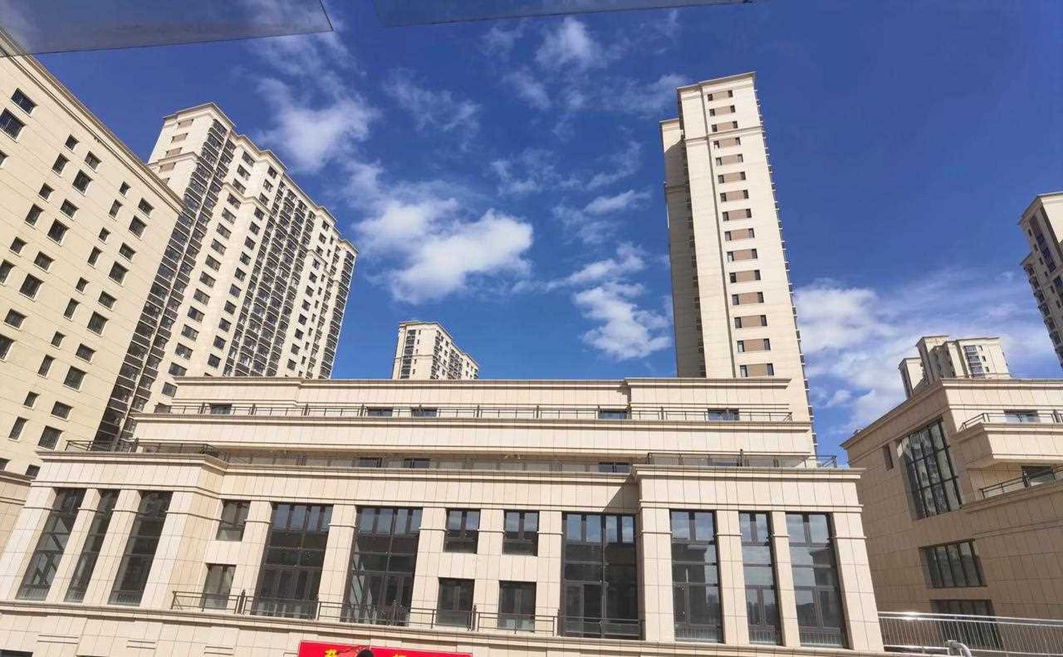 华航山海湖,旁边就是王邦直公园和即墨德馨东校区,二十八中东校区.