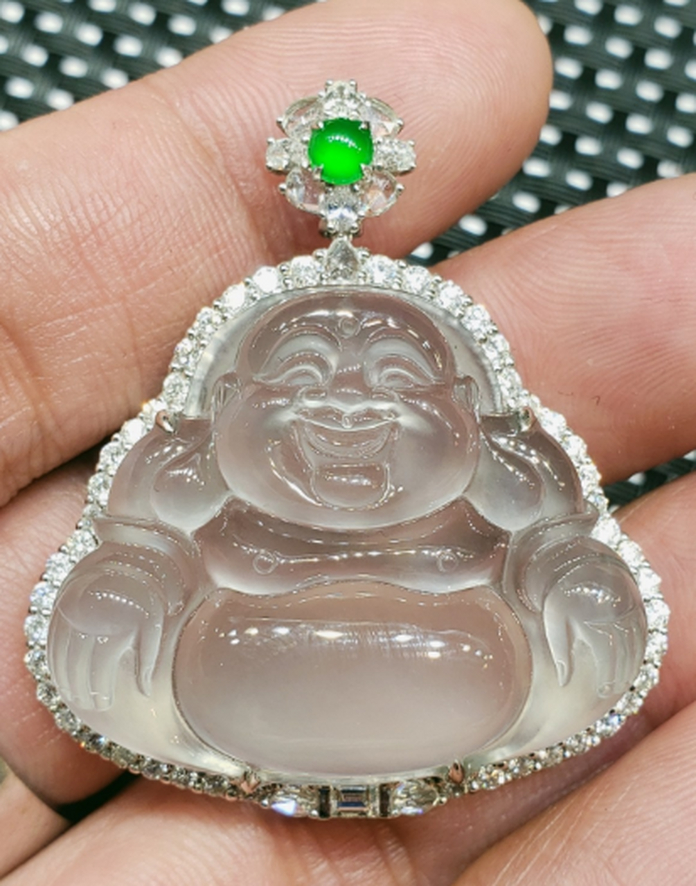 点击头像看直播##翡翠#玻璃种·豪华镶嵌正装佛公雕工精巧大气,造型