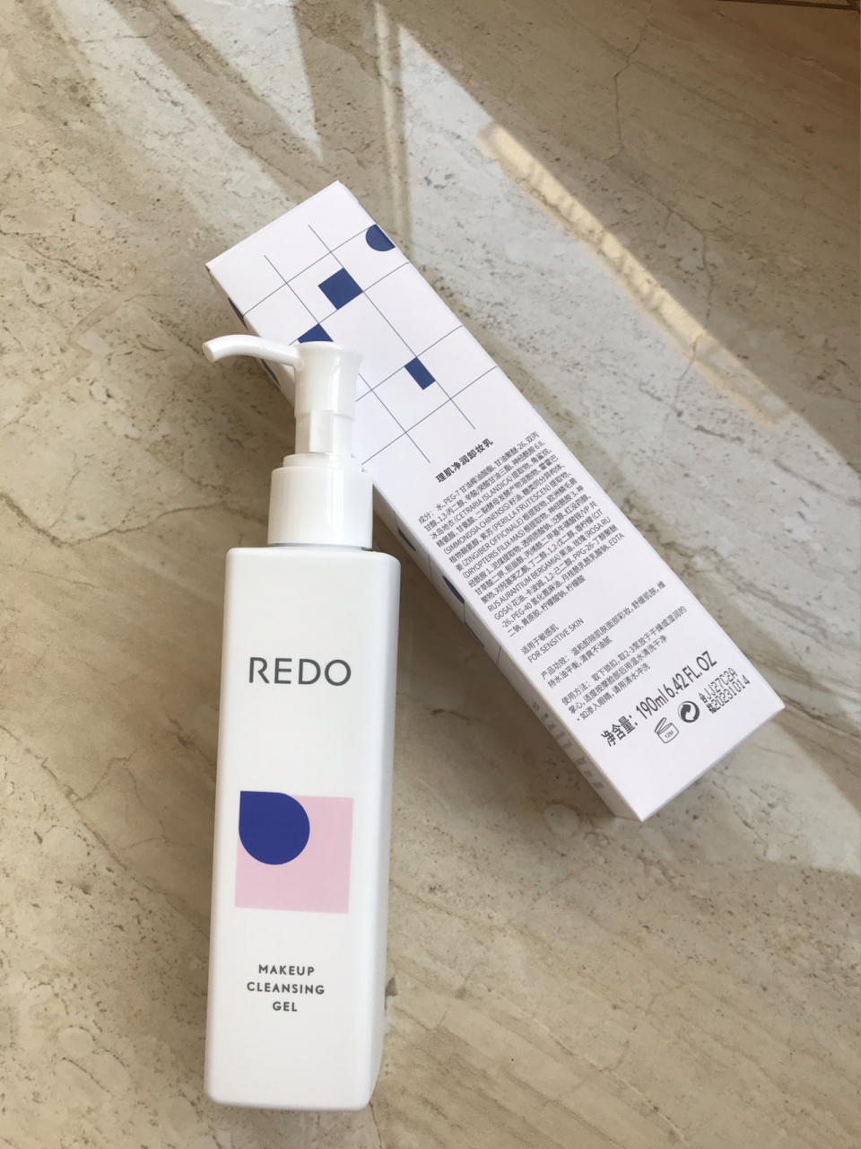 便宜好用的redo卸妆乳. 足足有190ml,对我来说应该够用一年了吧.