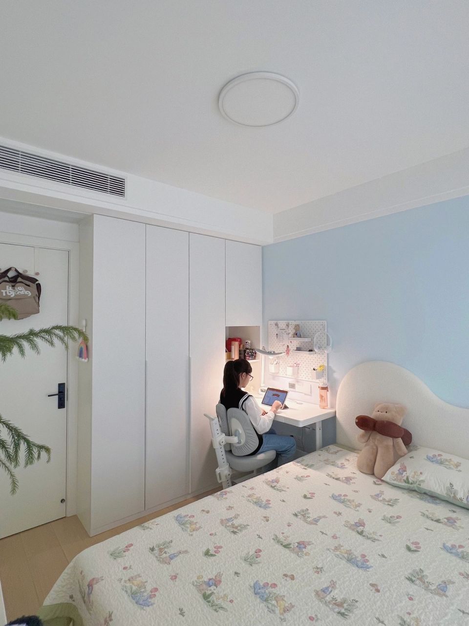 8平小学生卧室,安全感满满的房间,附尺寸 这是我家10岁小学生的儿童房