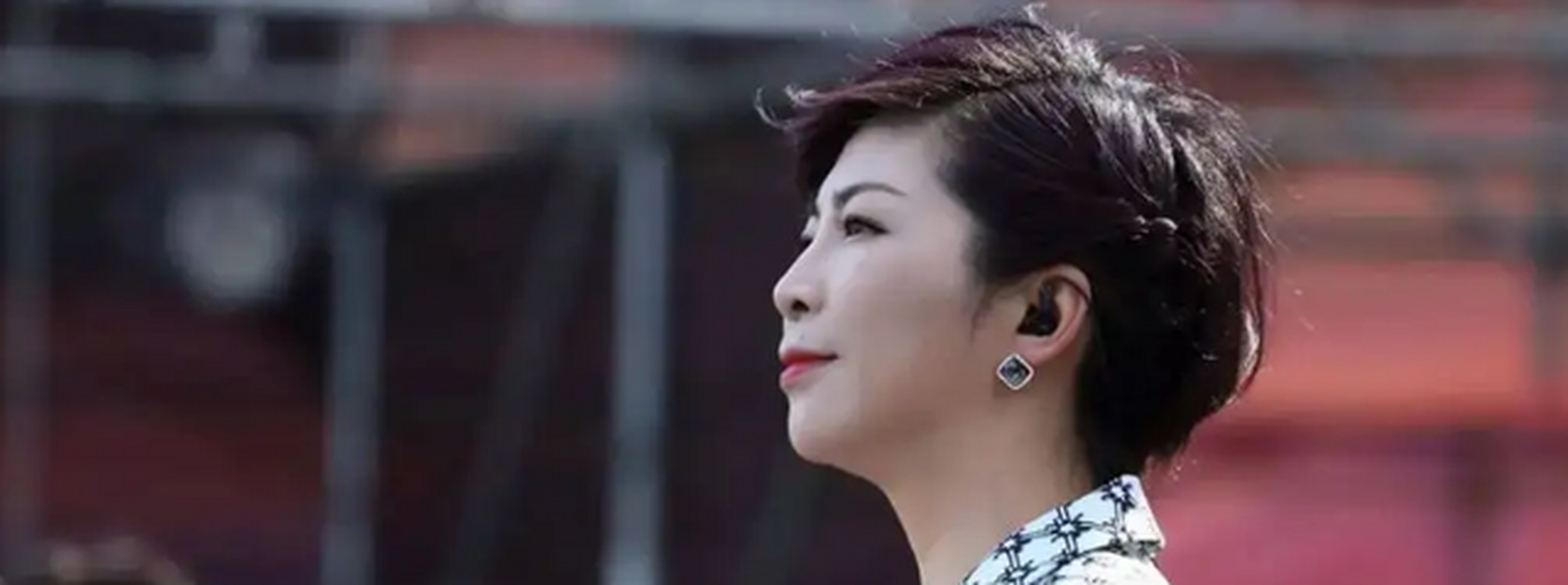 邓煌在南京举办了一场盛大的生日宴会,因此被称为南京皇太后. 1.