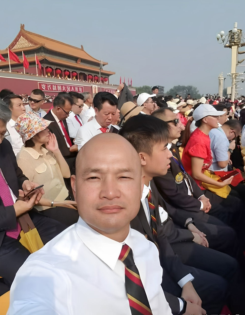 刘泽基,香港警务处机动部队的警察局长,被亲切地称为"光头刘sir".