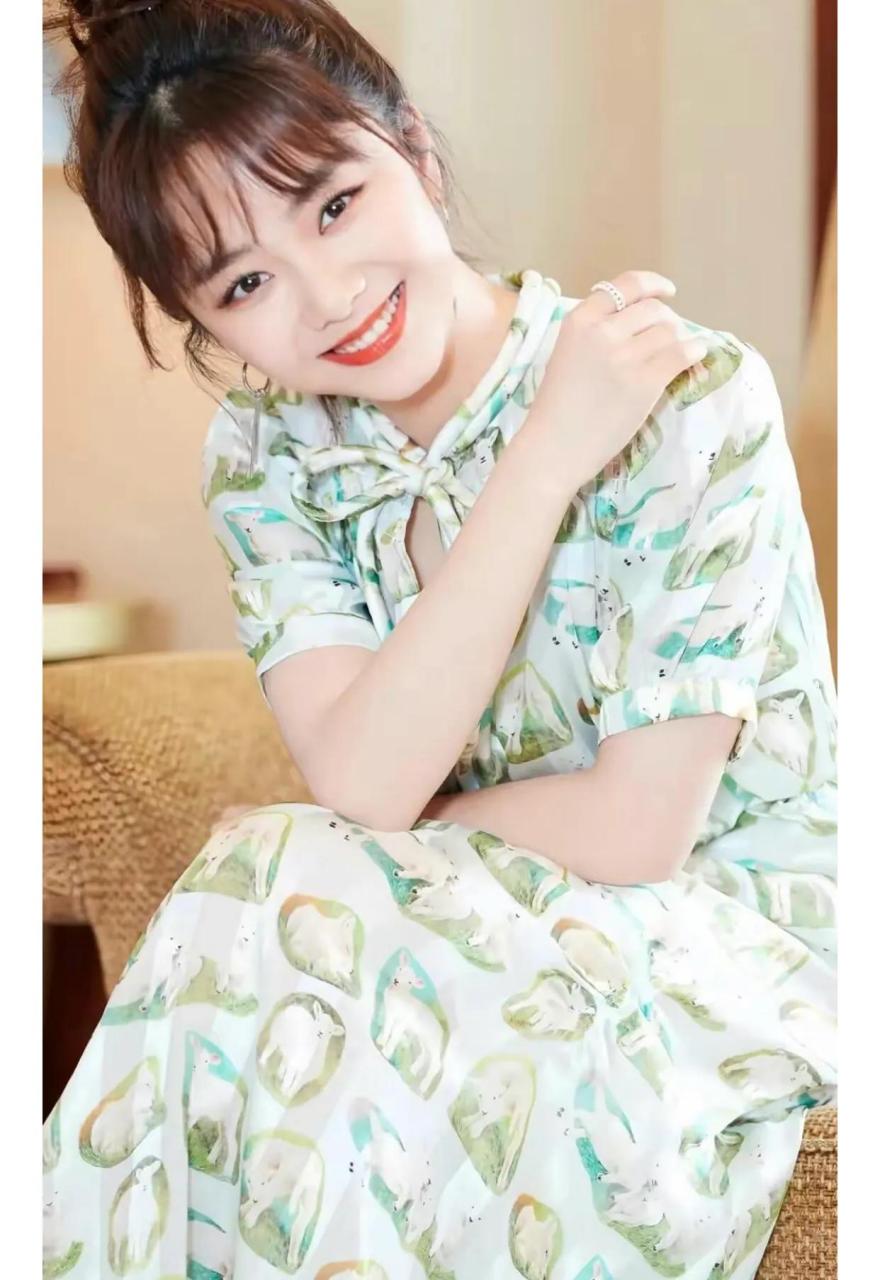 谭松韵惊艳写真照片.你喜欢哪张?喜欢就点赞