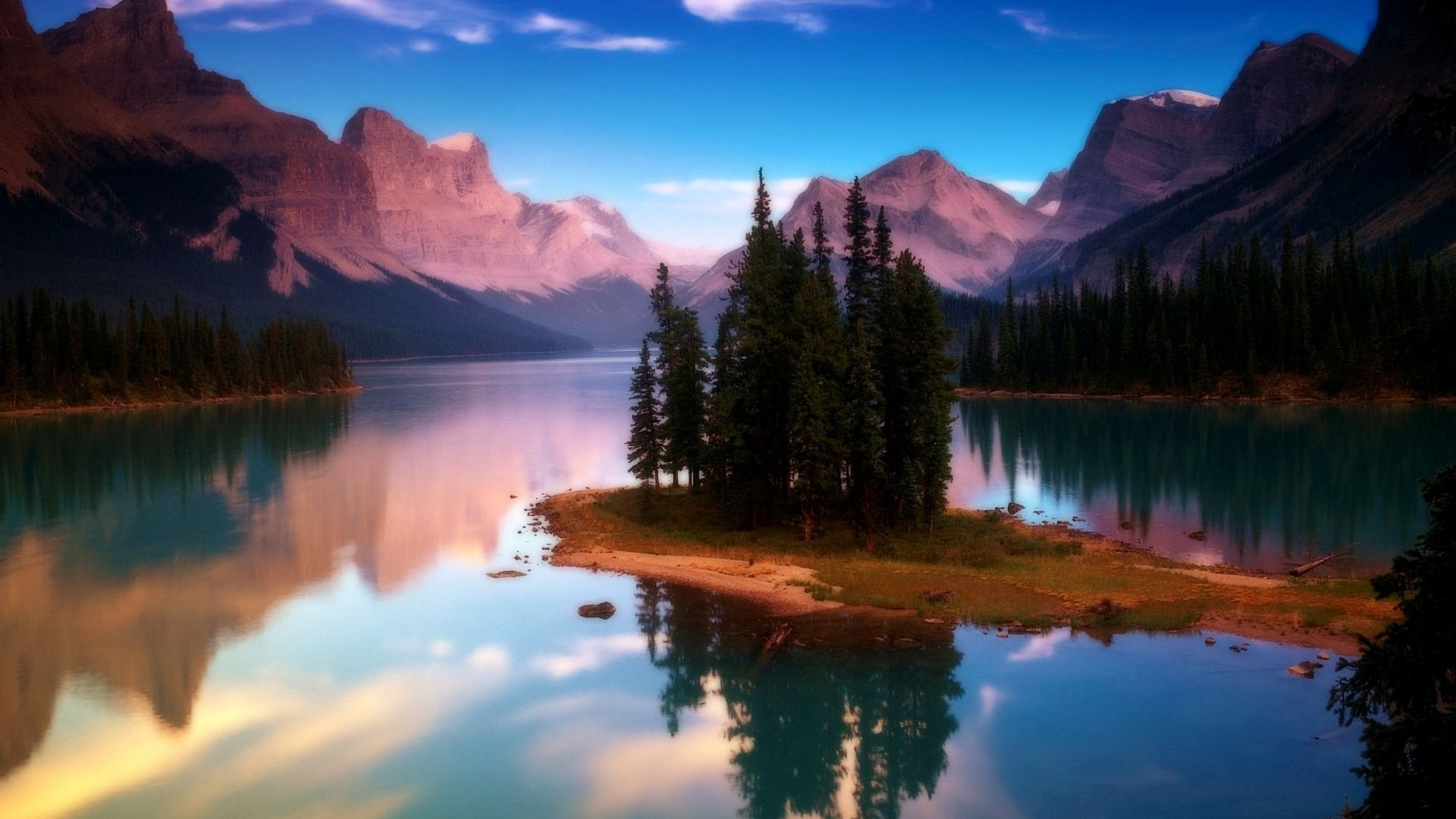 生活不止眼前的苟且,还有诗和远方#文案# #治愈系风景# #壁纸# #秋实