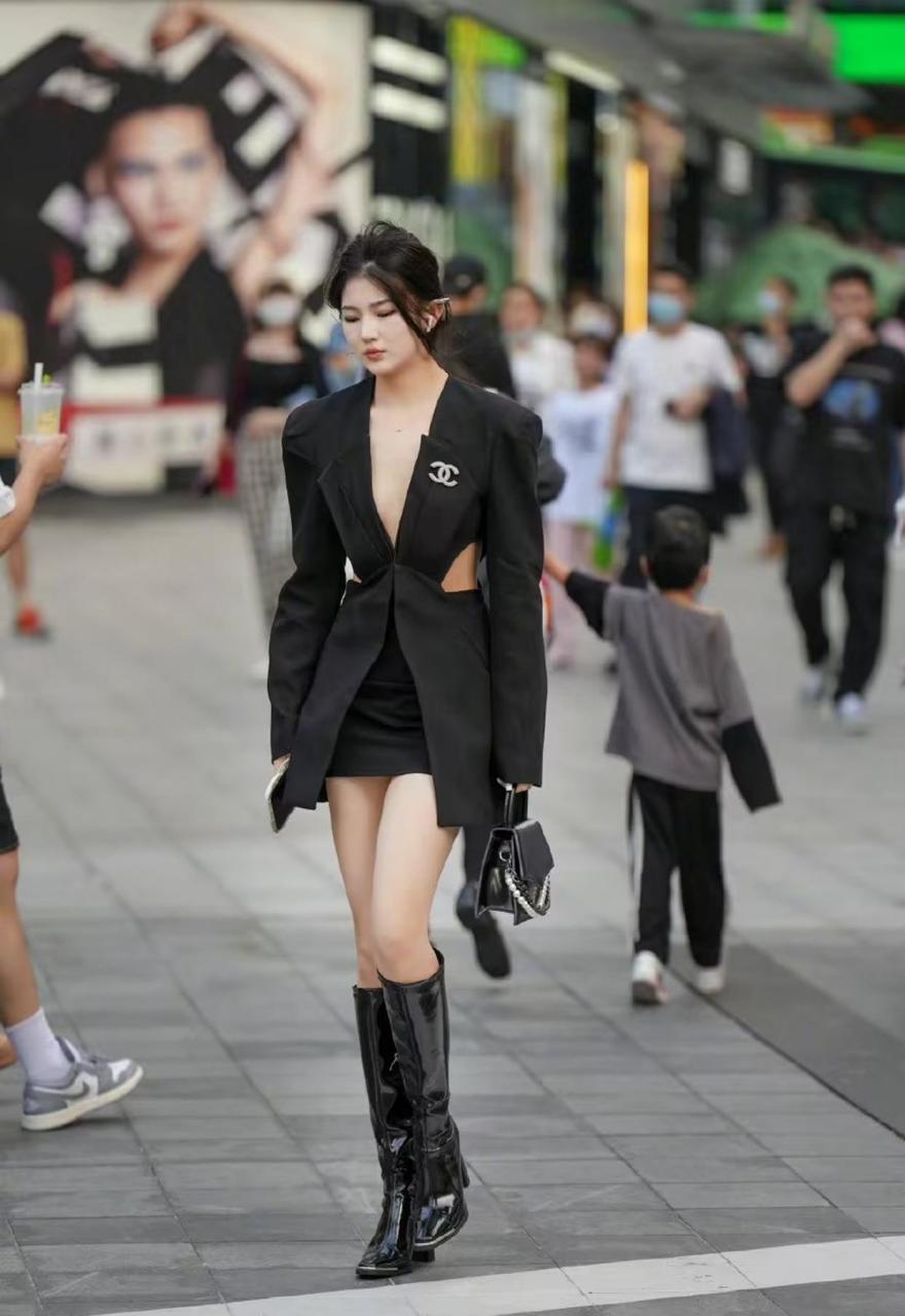 黑色长靴小姐姐,霸气十足迷人极了!