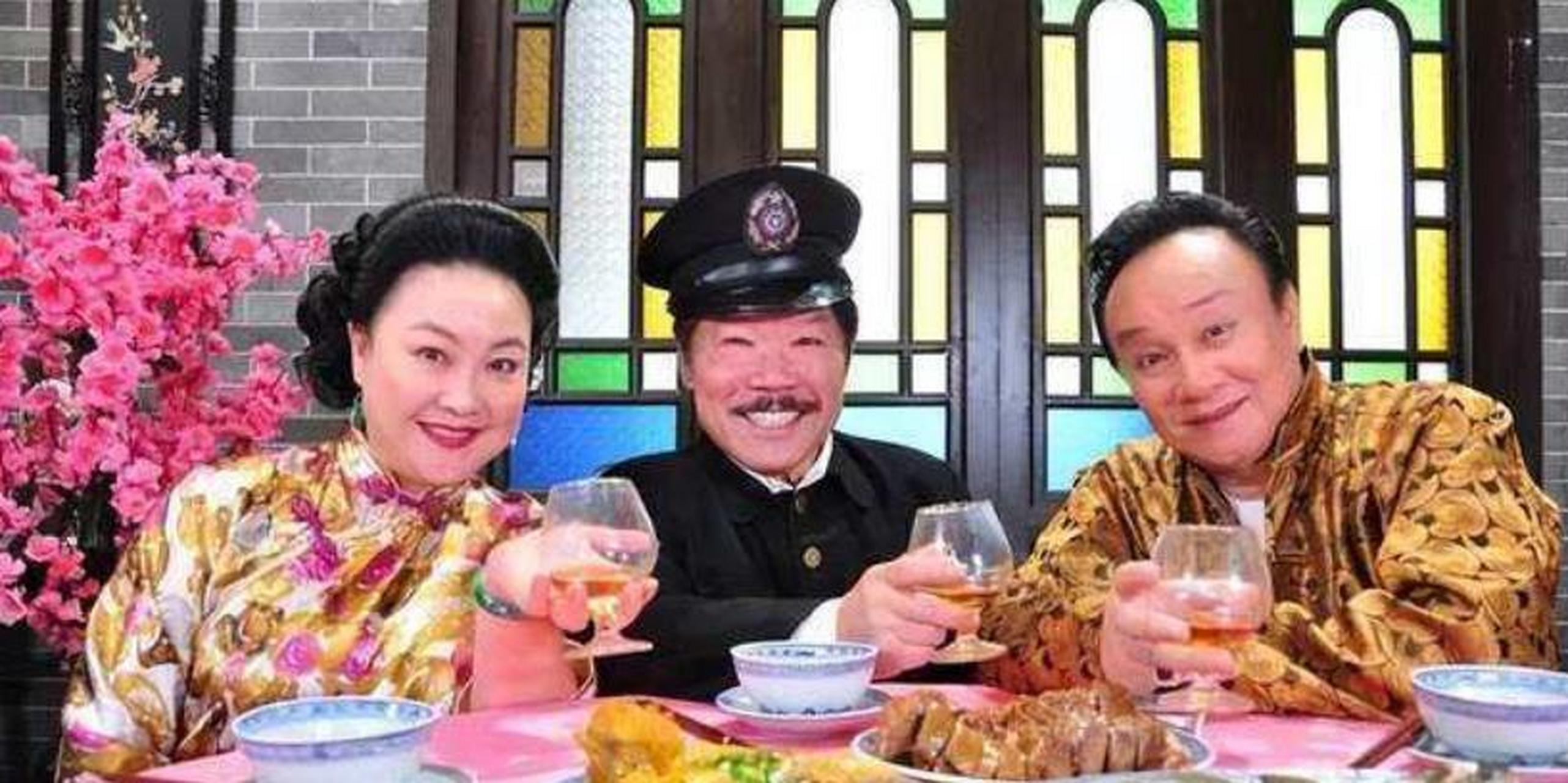 75岁的广州演员彭炽权,戏里娶了八姑,现实中的妻子是他的师姐