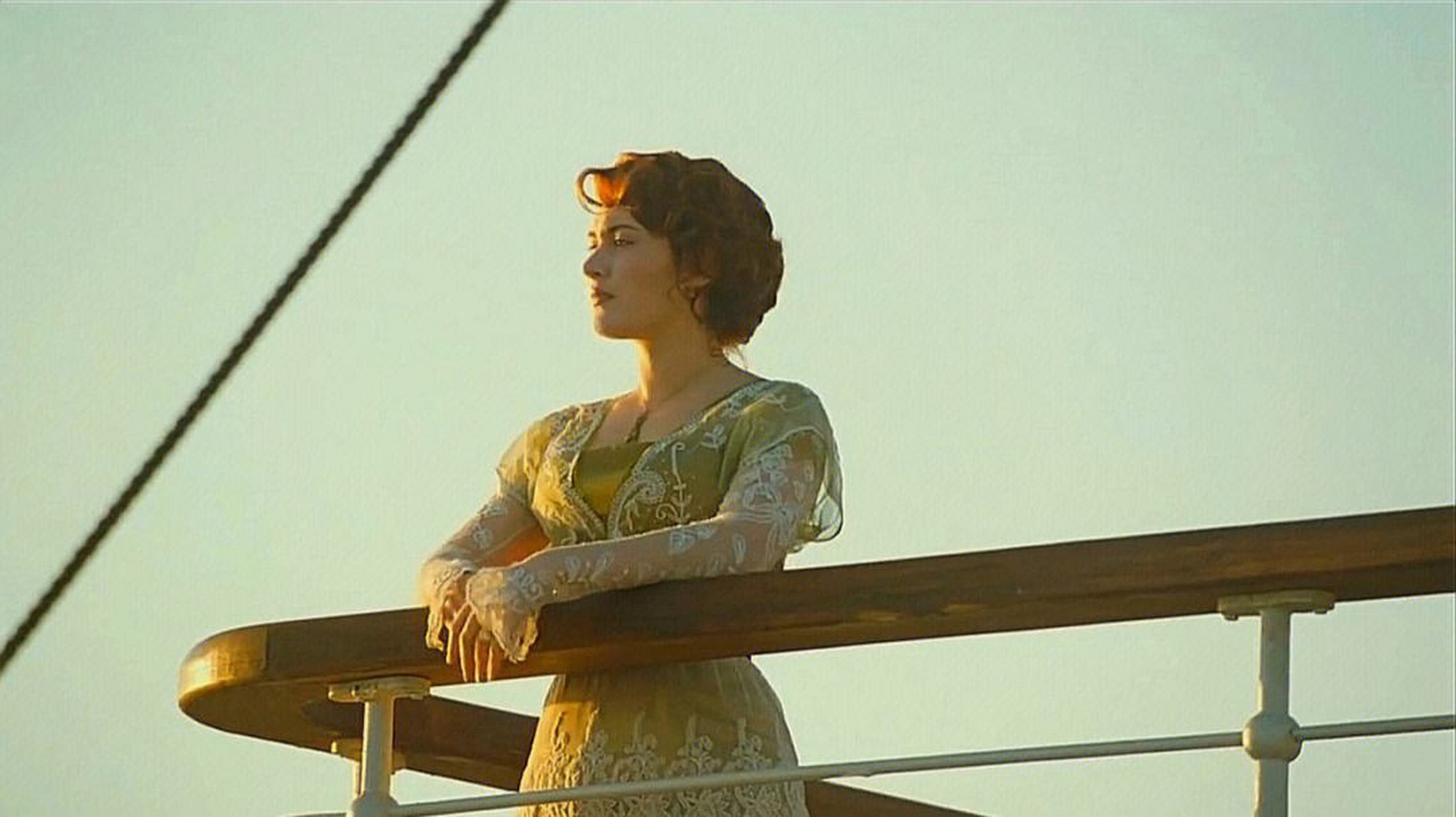 泰坦尼克号# 女主肉丝不仅一点都不蠢,而且非常聪明.为什么这样讲?