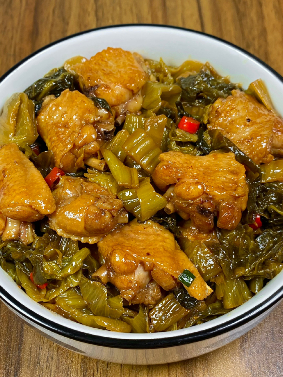 酸菜炒鸡泰下饭啦!