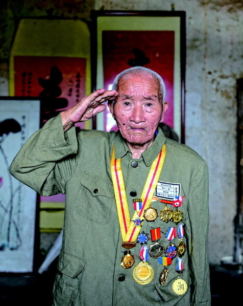 老兵回忆:14岁参加衡阳会战,最后关头发出泰山军最后一封电报!