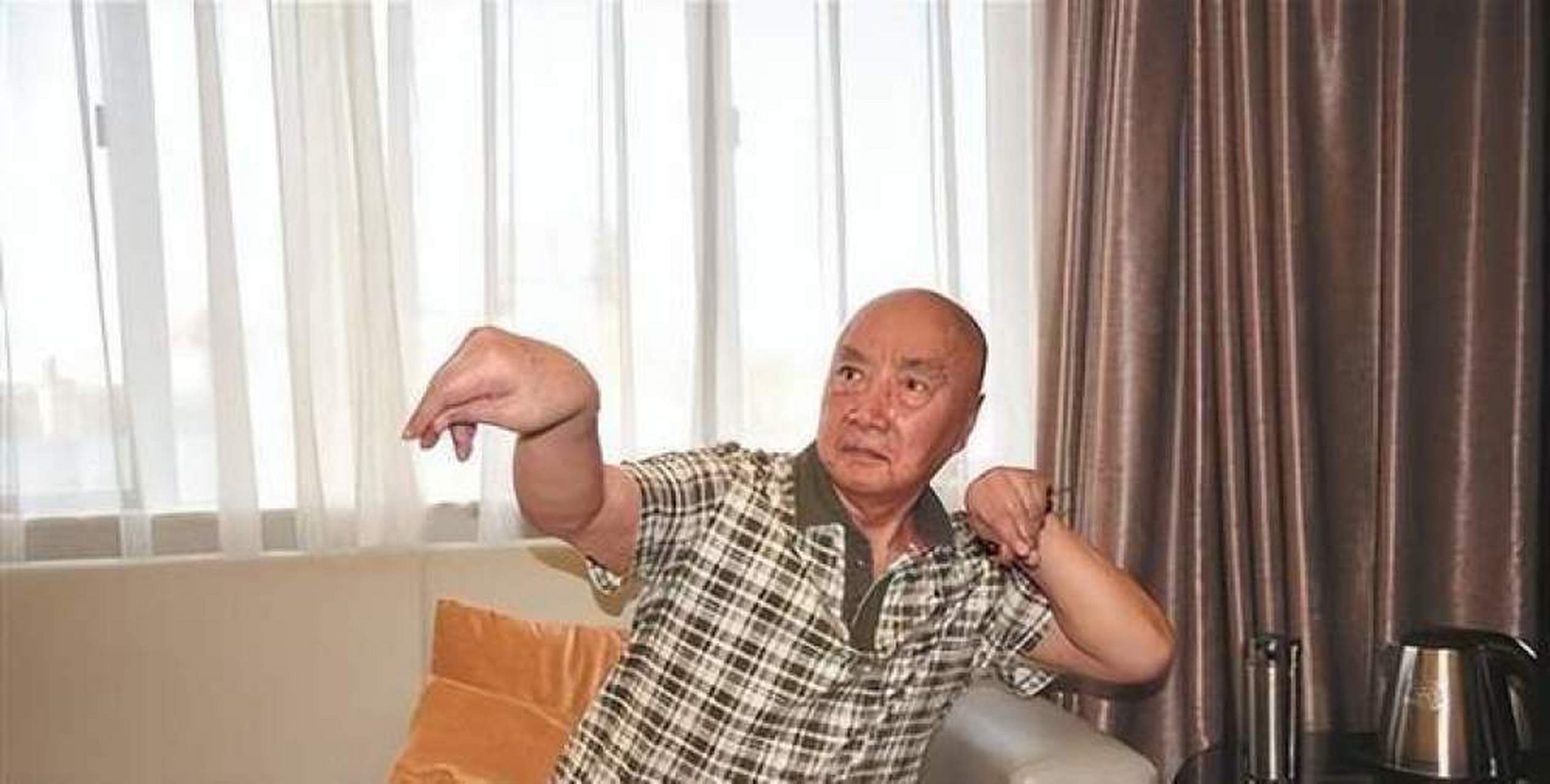 李连杰版《少林寺》中昙宗师父扮演者于海去世.吴京发文悼念