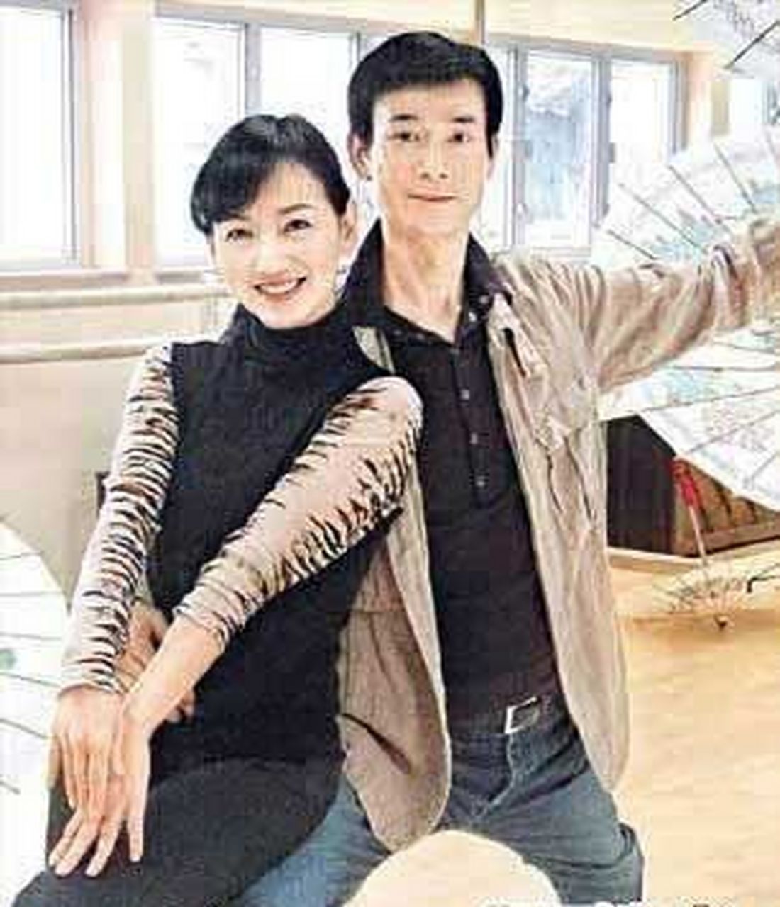 当时,郑少秋和赵雅芝这对金童玉女,看上去非常搭配,两个人都是妥妥的