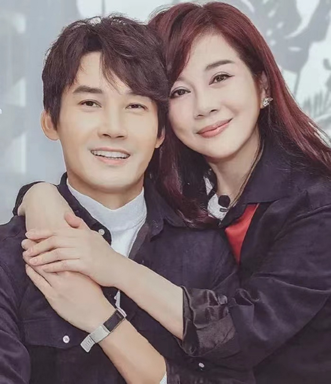 2007年,张铎第一次带比自己大8岁的陈松伶回家见父母,他提前叮嘱妈妈