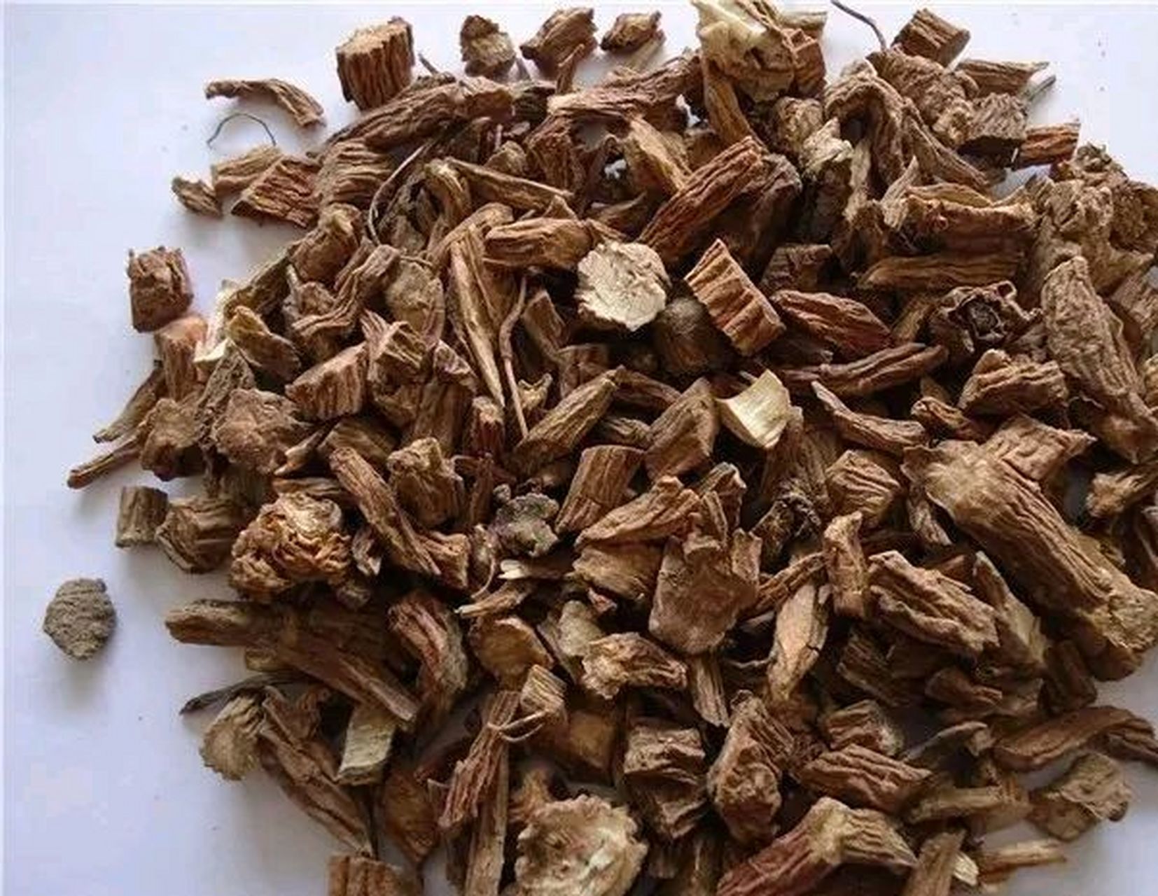 续断也叫接骨草,可令伤断者得以接续.