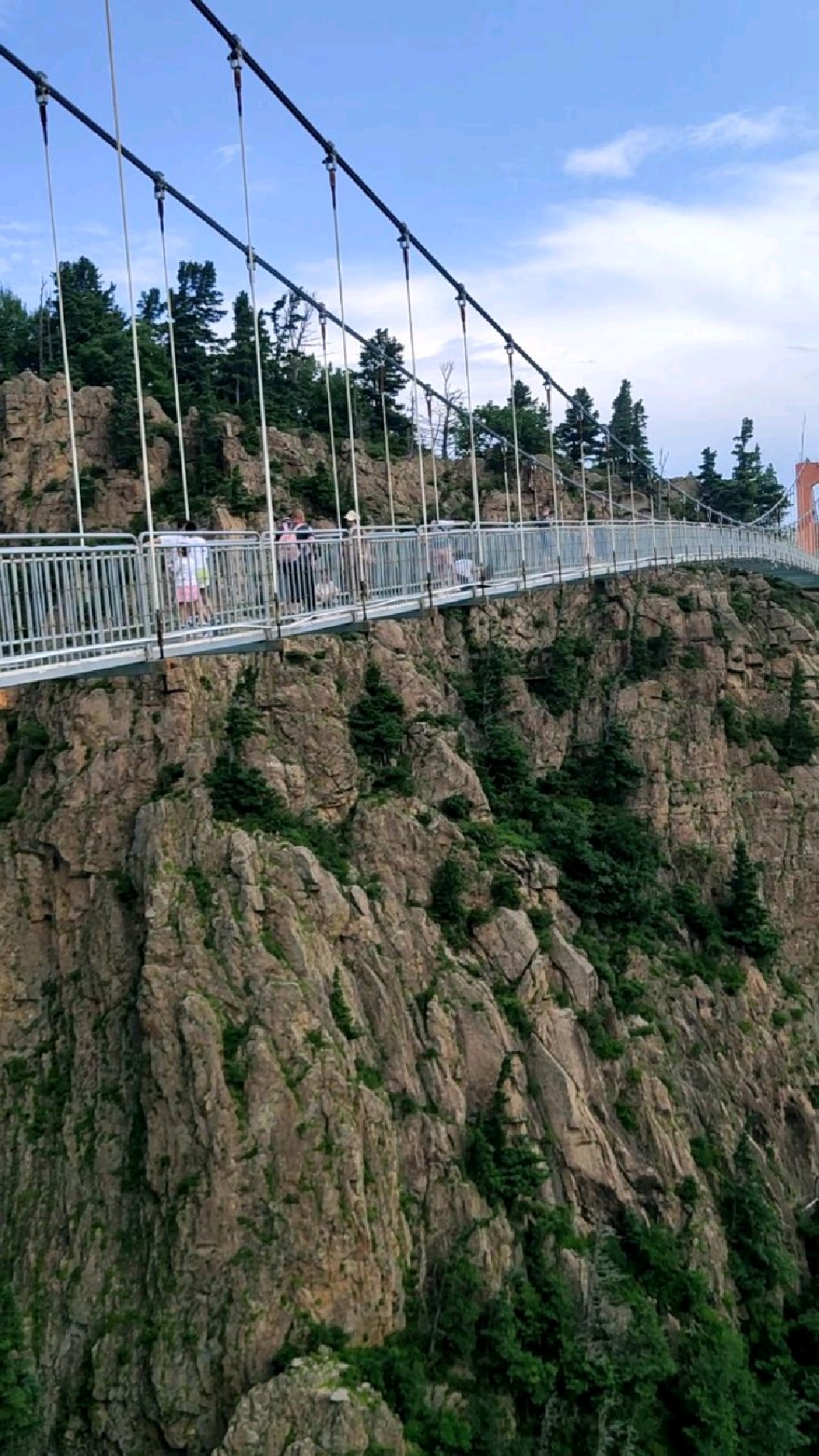 罗勒密山鸳鸯峰-鹊桥