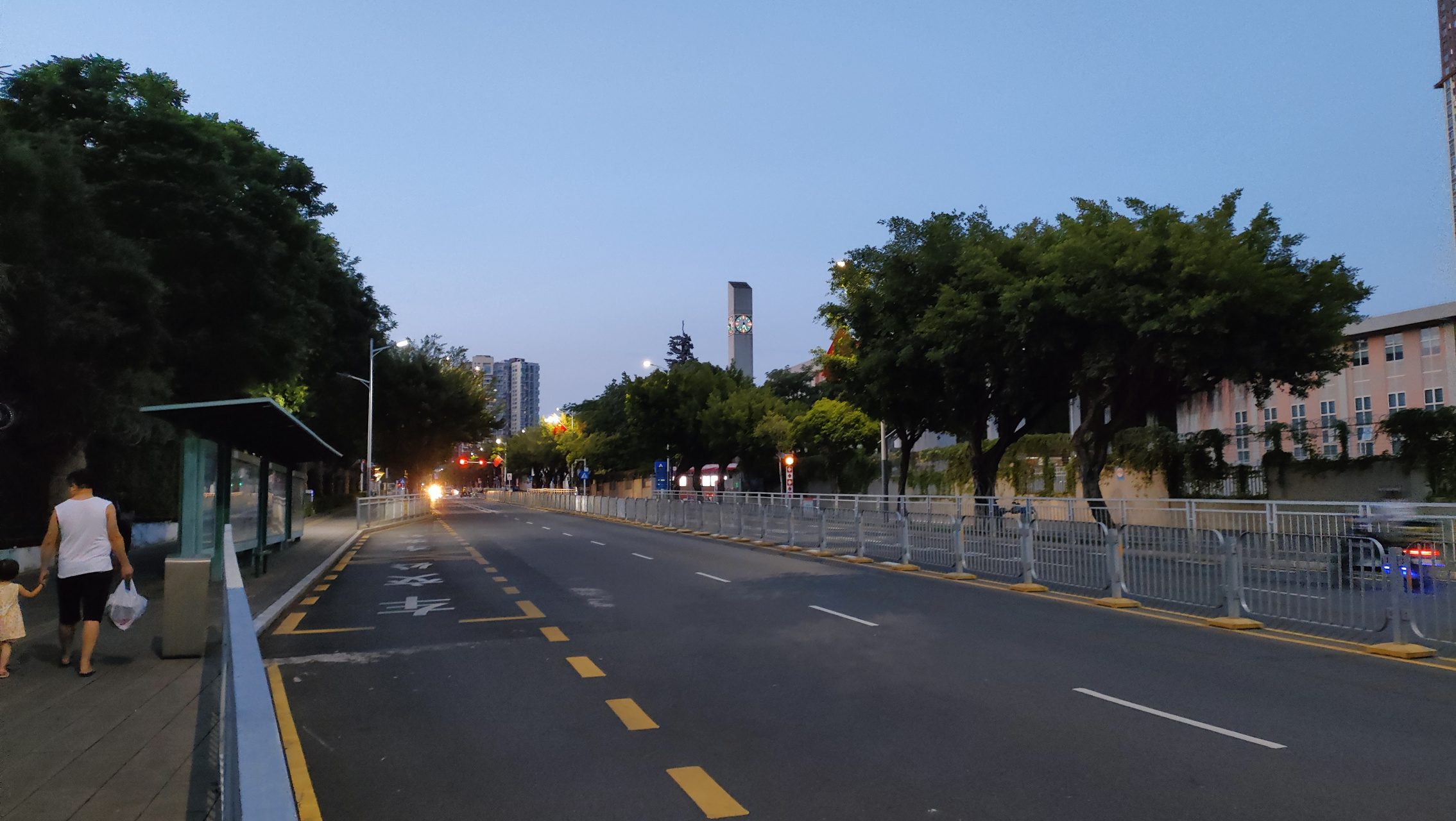 深圳龙岗六约北街拍