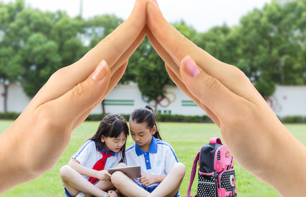 广场舞童星张峻豪,三岁就赚百万,也因此让父母落泪