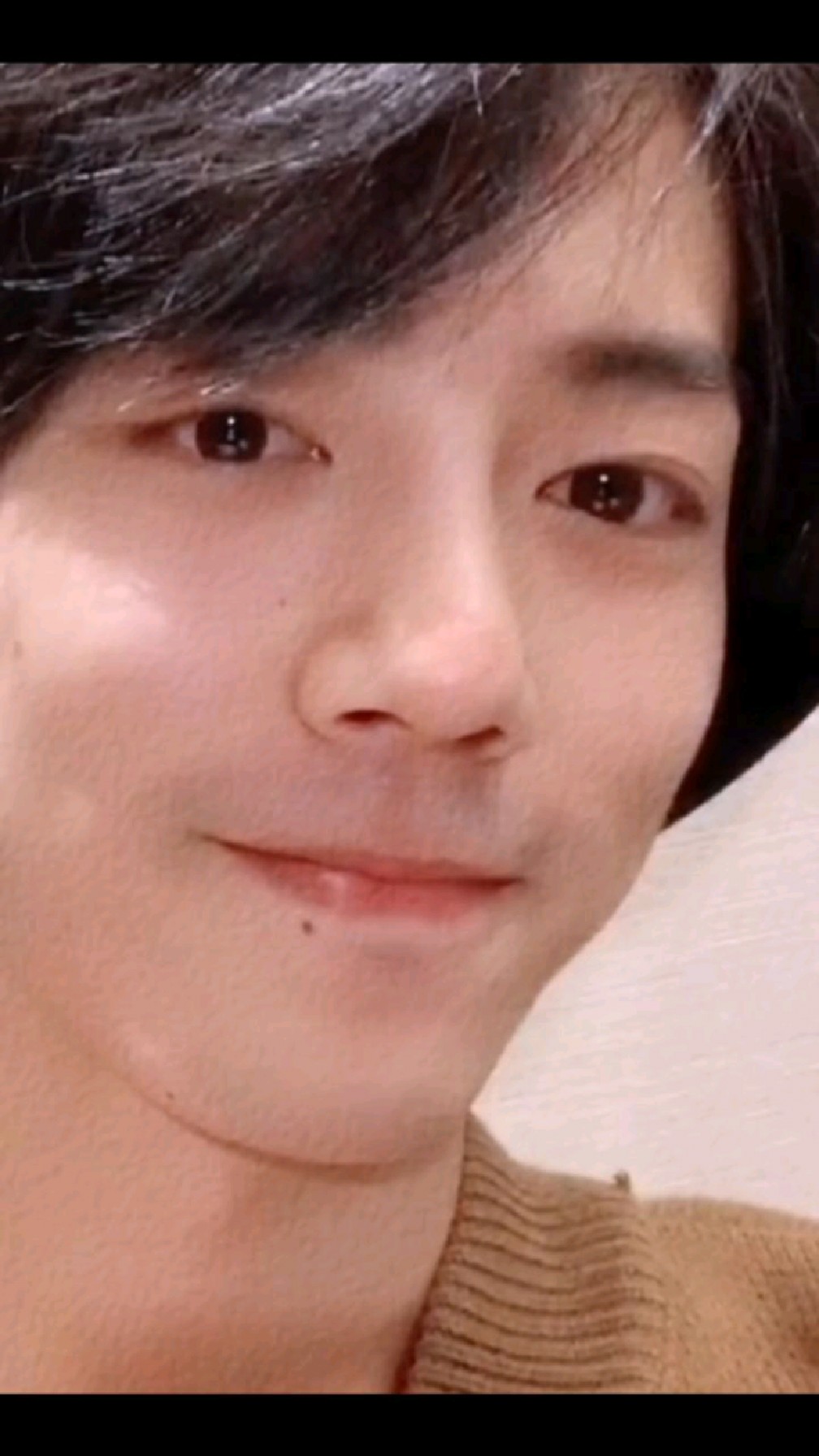 肖战,看到这些怼脸自拍真是很欢喜,有机会一定要多拍多发,我们这些