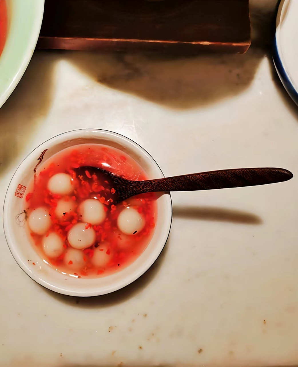 酒酿圆子羹是传统美食,有很好的健脾开胃功效,适当食用一些酒酿圆子