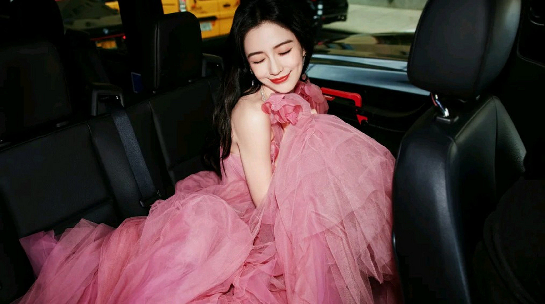 杨颖粉色裙子图片