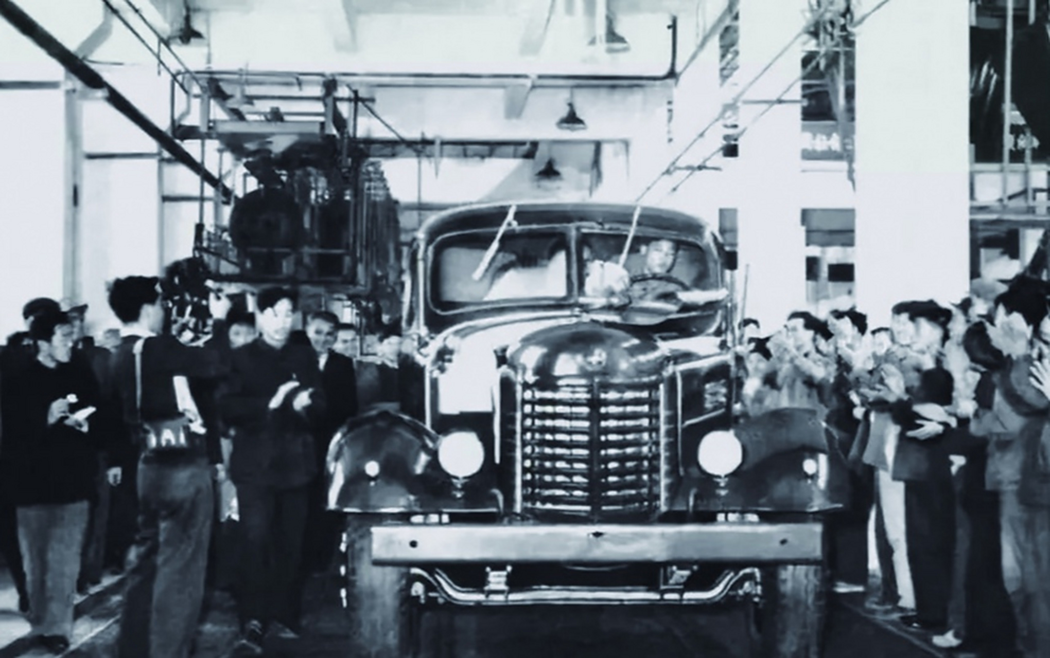 新中国成立之初,百废待兴,发展工业成为重要任务.